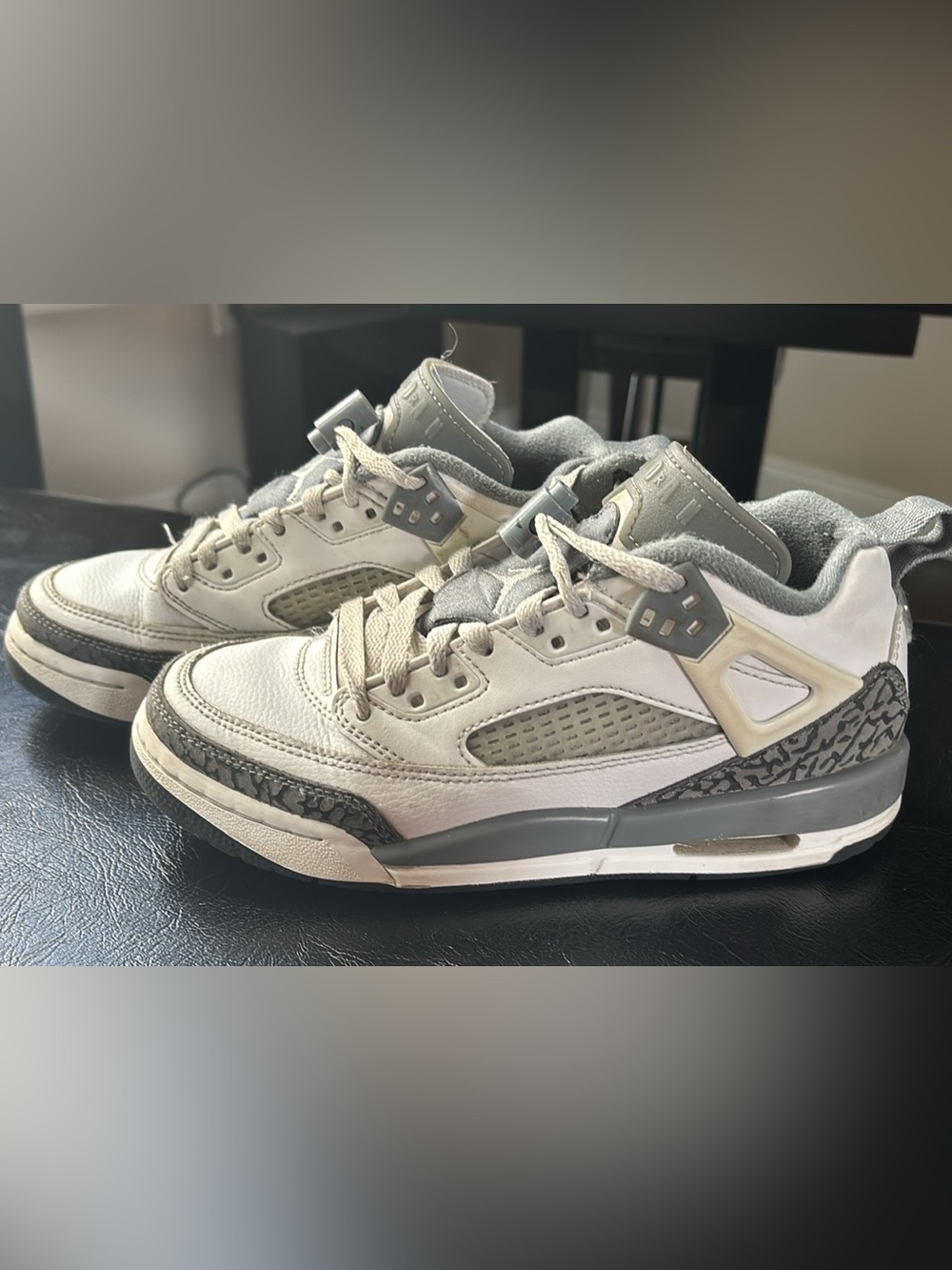 Jordan (Nike) Spizike Low - size 4 youth